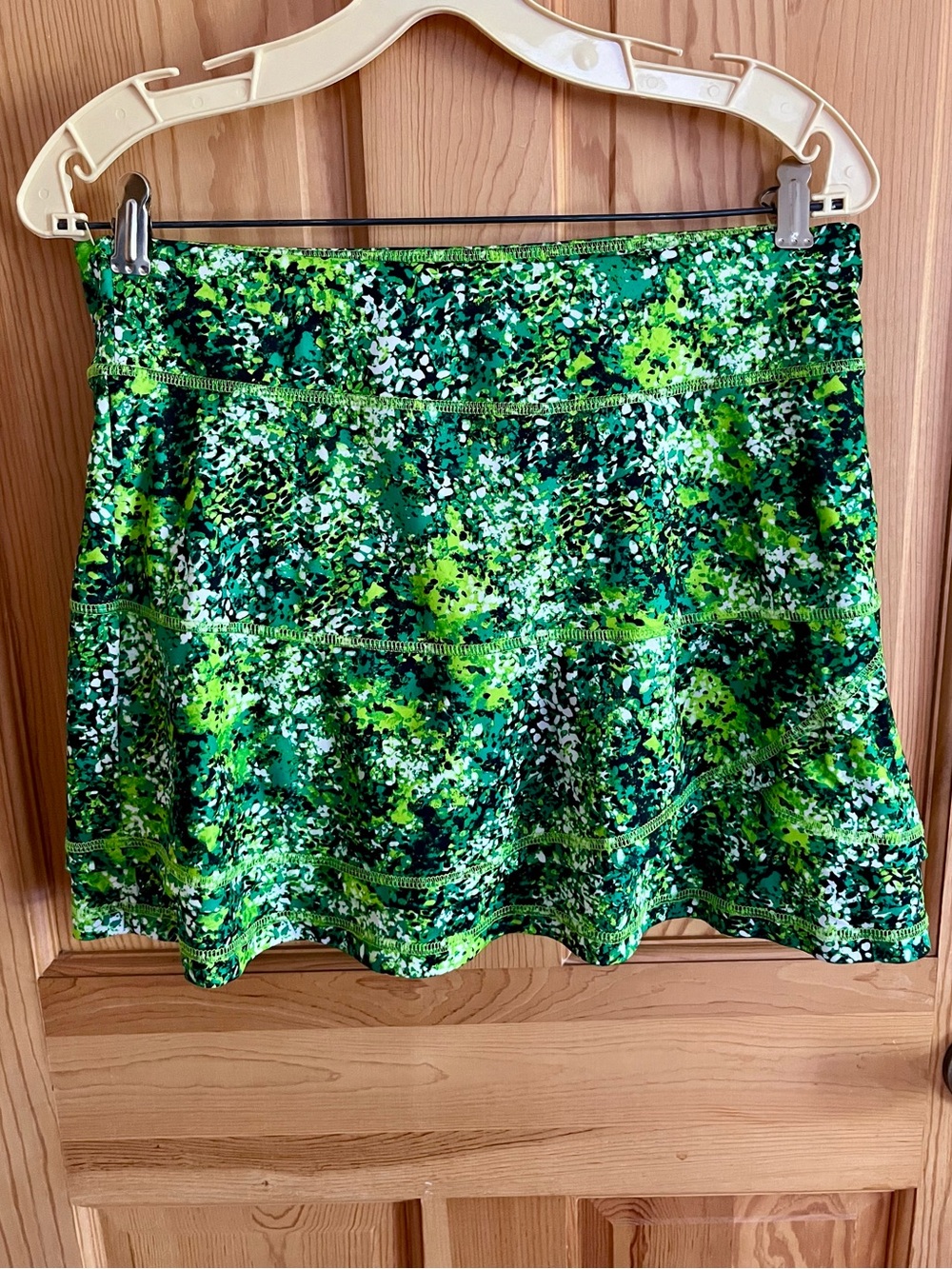 Exertek Green Abstract Mosaic Tiered Activewear Skort Size M Tennis Golf Skirt